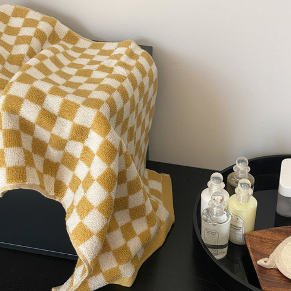 Retro Checkmate Cotton Towel